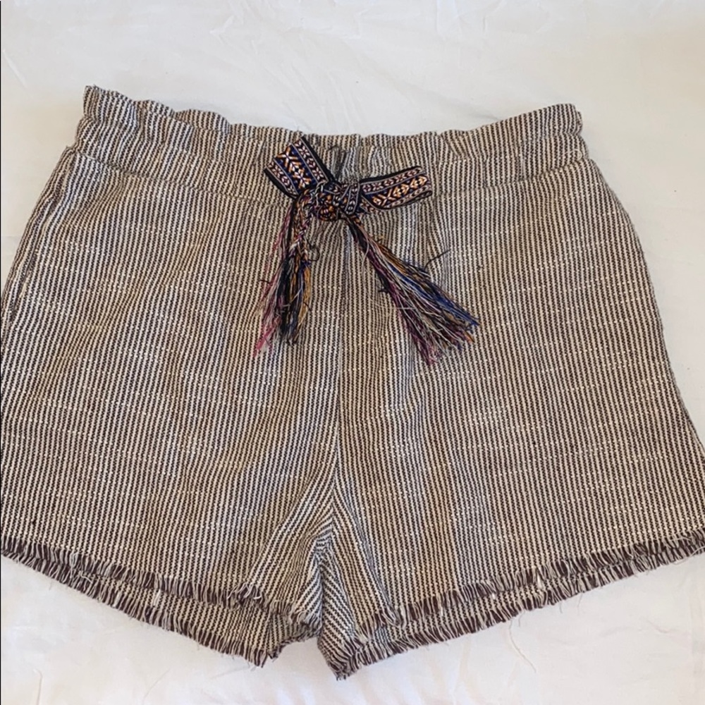 August Winds Tie Trim Shorts Brown - Medium